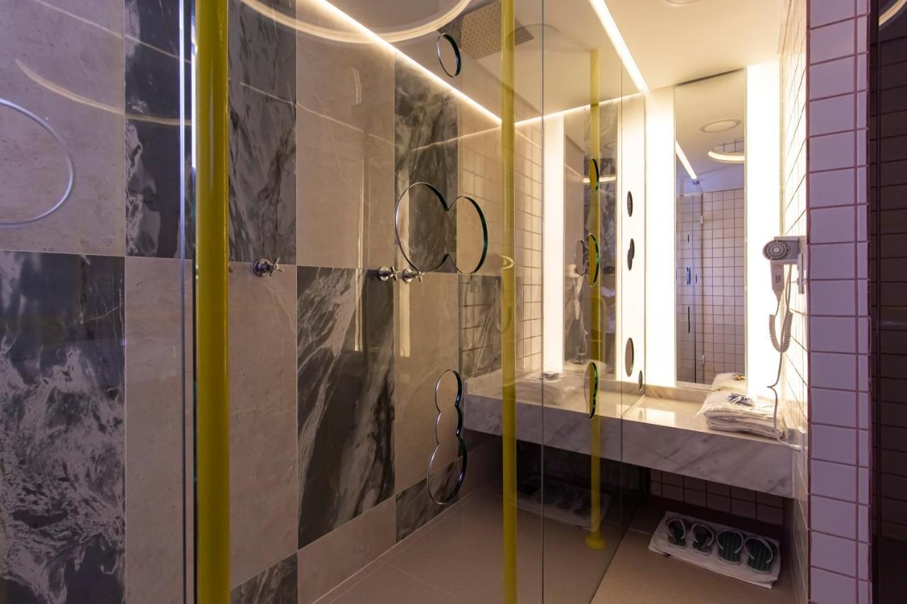 Nuu Hotel do amor *